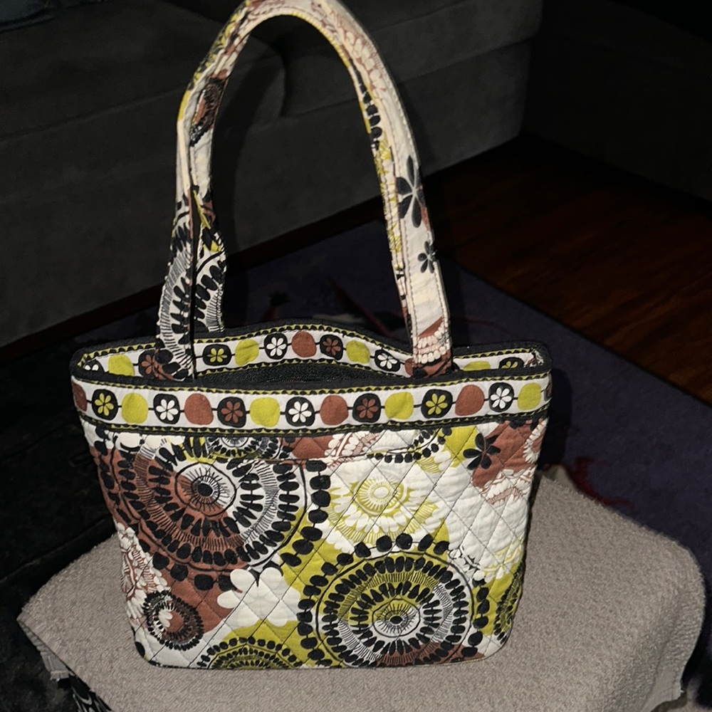 VERÁ BRADEY shoulder purse,EXCELLENT CONDITION AND GREAT COLORS